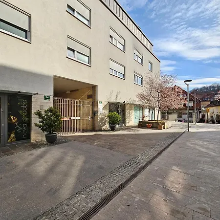 Irena Tour As Apartma Ljubljana