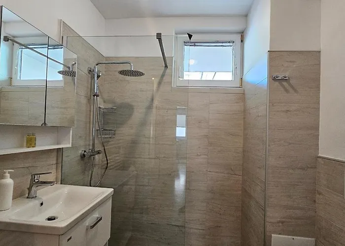 Irena Tour As Appartement